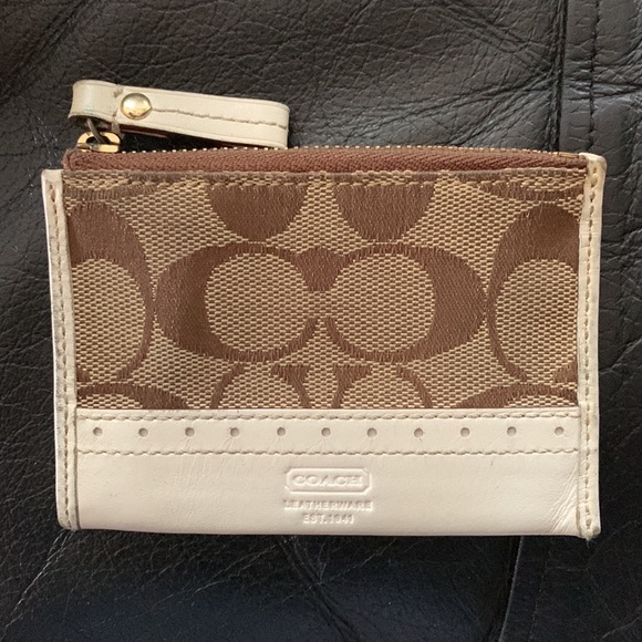 Gently Carried - Coach Purse with Coin Wallet - Picture 5 of 5